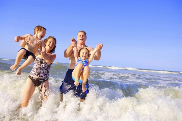 Vacances en juin avec la famille et 2 enfants gratuits à l'hôtel près de la mer à Rimini en Italie